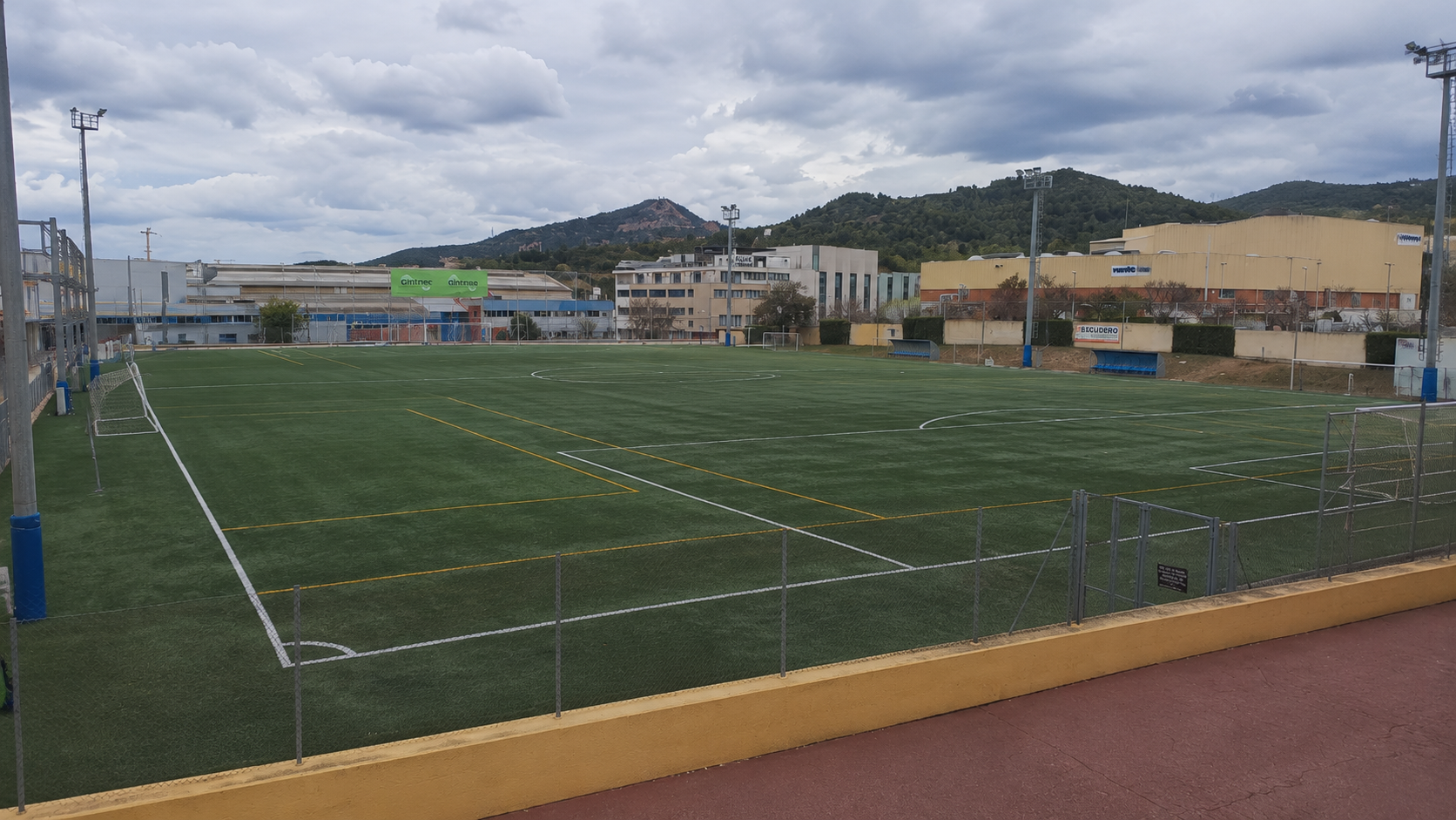Camp de futbol municipal d'herba artificial